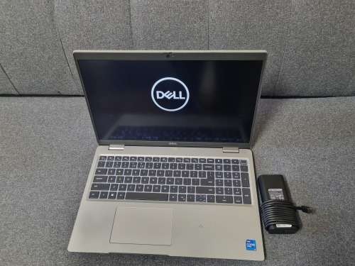 Dell Latitude 5520 15.6-inch Laptop | 16GB RAM | 512GB SSD | Silver