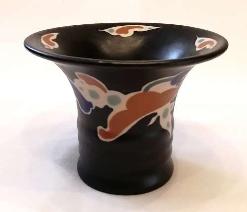 Beautiful Gouda, Regina vase in the rare Perla pattern