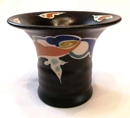 Beautiful Gouda, Regina vase in the rare Perla pattern