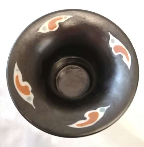 Beautiful Gouda, Regina vase in the rare Perla pattern