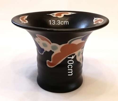 Beautiful Gouda, Regina vase in the rare Perla pattern