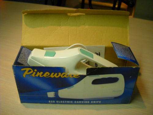 Electric carving knife