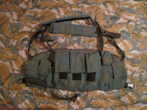 very rare OLIVE GREEN SA Army/ Police chest webbing (KOEVOET and/or 32 Bn)