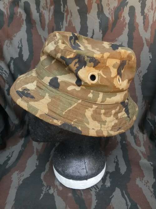 rare Hunter group SADF era camo bush-hat (very good intact used condition)