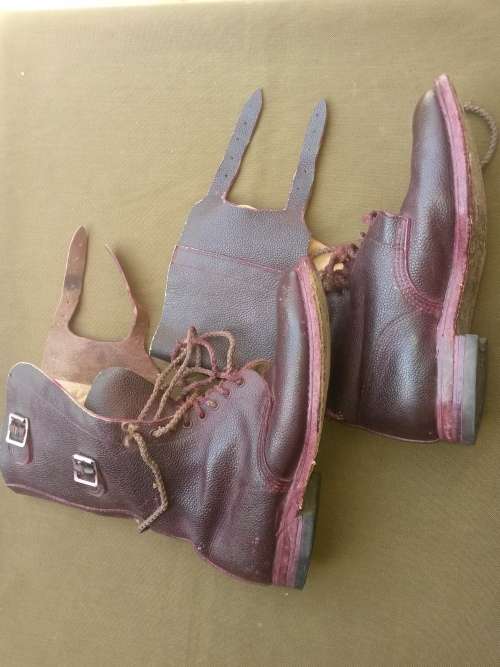 SADF era double buckle leather soled (size 9) combat boots - good condition