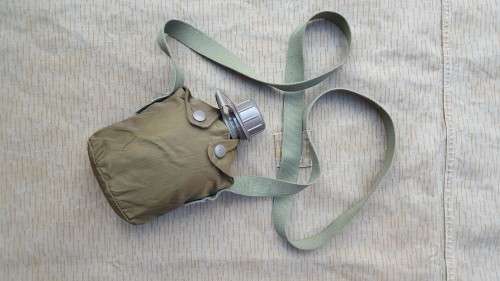 Niemoller SA SF type olive green nylon 1LT canteen pouch with shoulder strap (new bottle)