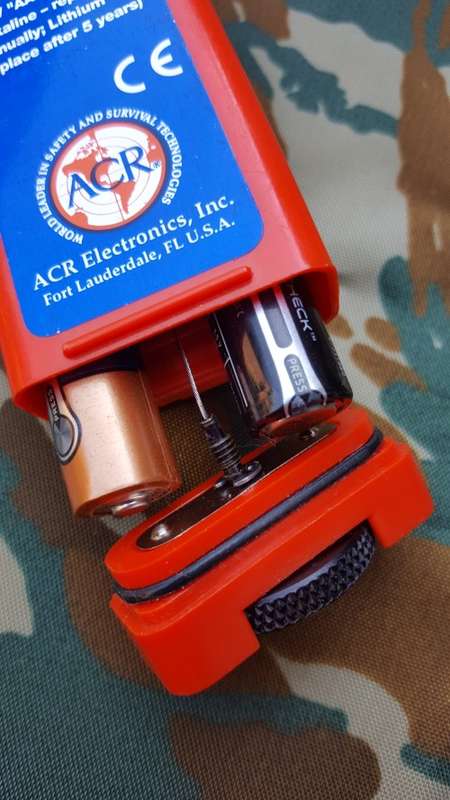 typical MILSPEC ACR rescue strobe - orange - working (uses 2 x AA batts)