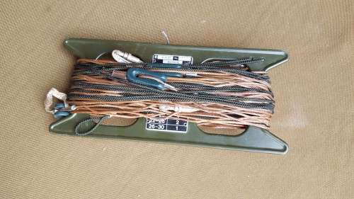 SA Army used HF radio antennae sloping wire for a B25 radio - as used by SA SF for long dist comms