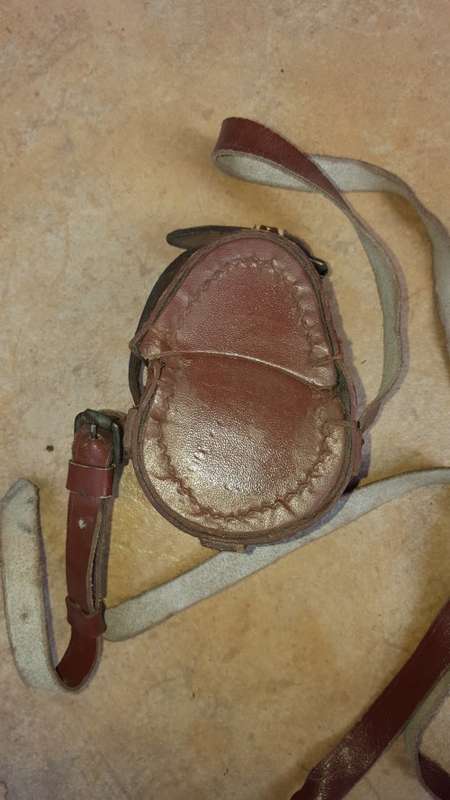 SADF issued (UK Commonwealth?) leather marching compass carry-pouch - with leather strap