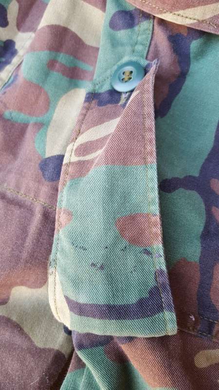 Original (used) Singapore Woodlands Large camo BDU Jacket (named) no damage & bright colours