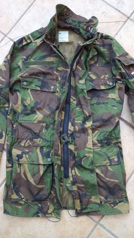 XL (skinny size) Dutch DPM parka jacket (no liner) in very good condition - some buttons cracked