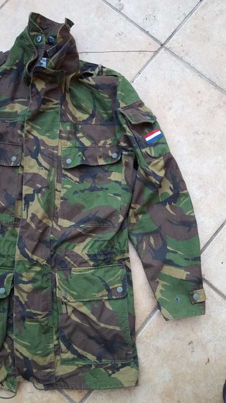 XL (skinny size) Dutch DPM parka jacket (no liner) in very good condition - some buttons cracked