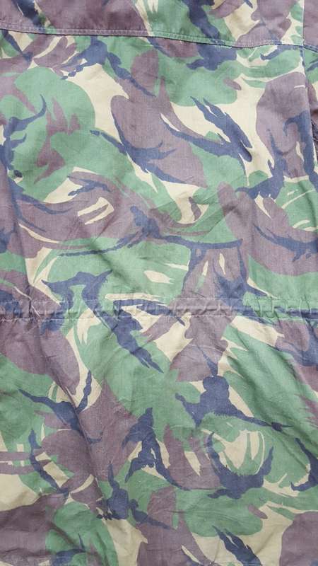 XL (skinny size) Dutch DPM parka jacket (no liner) in very good condition - some buttons cracked