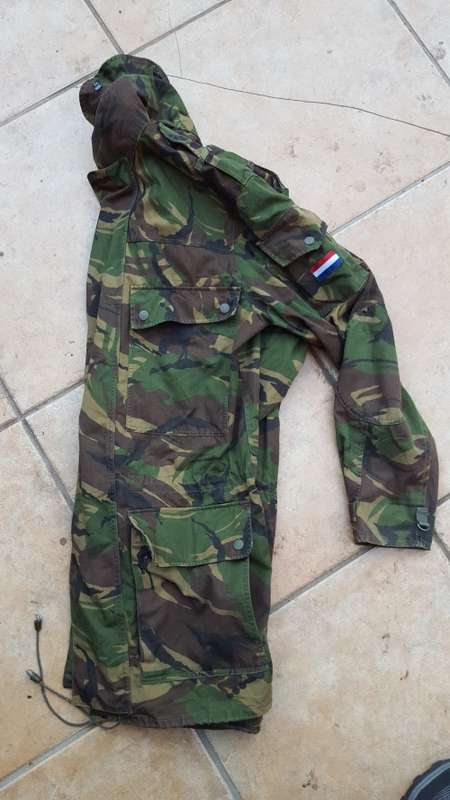 XL (skinny size) Dutch DPM parka jacket (no liner) in very good condition - some buttons cracked