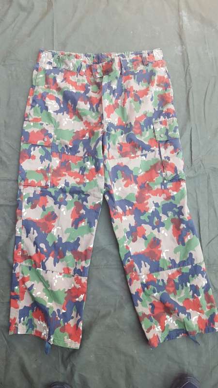 Original Swiss Taz 57 camo field-dress trousers - waist XL-XXL (size 42 inch) good used condition