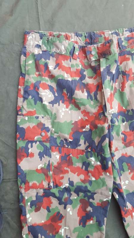 Original Swiss Taz 57 camo field-dress trousers - waist XL-XXL (size 42 inch) good used condition