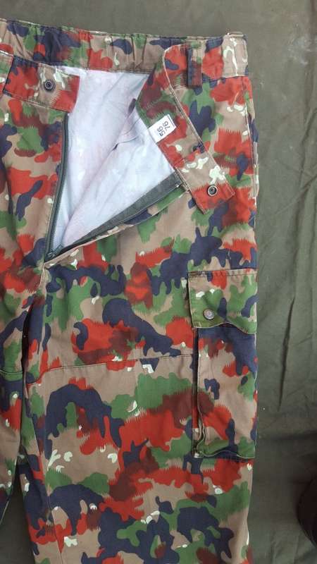 Original Swiss Taz 57 camo field-dress trousers - waist XL-XXL (size 42 inch) good used condition
