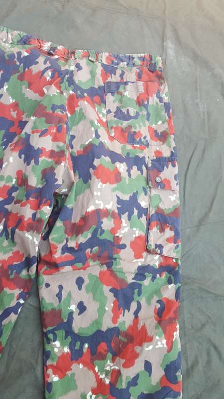 Original Swiss Taz 57 camo field-dress trousers - waist XL-XXL (size 42 inch) good used condition