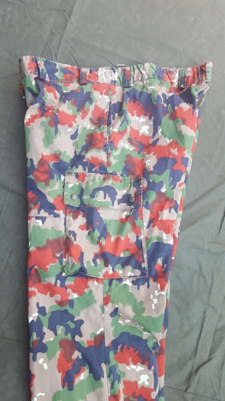 Original Swiss Taz 57 camo field-dress trousers - waist XL-XXL (size 42 inch) good used condition