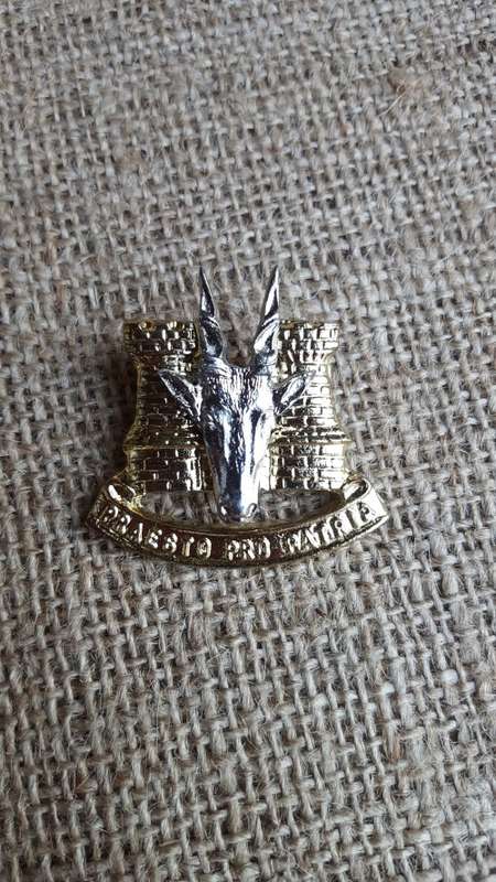 SADF era Munitoria Regiment beret badge (marked "R" at rear possible later re-make?) - pins intact