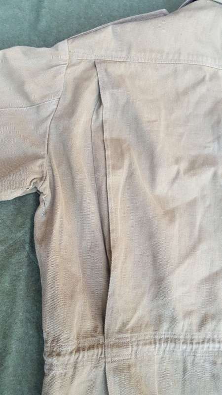 Soviet khaki "Afghanka" tropical uniform top (metal insignia) in cotton size 50 fits as a med/large