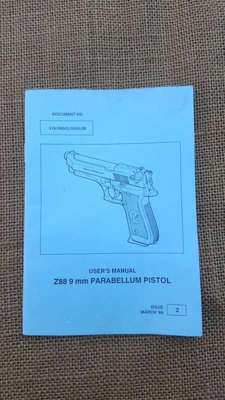 SADF era dd 1989 small A6 size pistol manual for Z-88 9mm para side-arm (Eng/ Afr) good condition