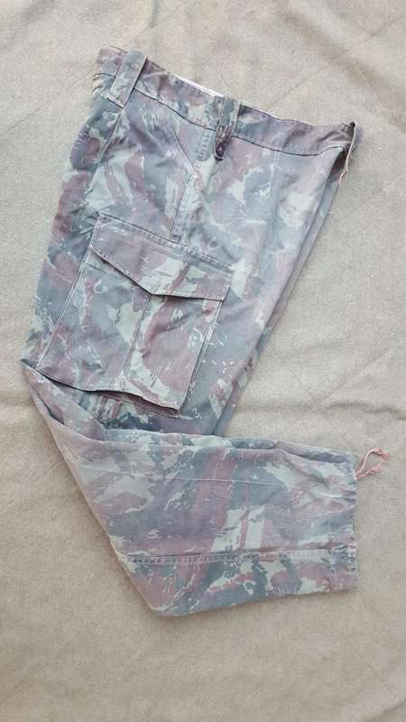 Recce original 1st patt camo trousers in waist size 32 inches (small) - used condition not too faded