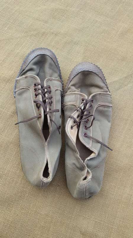 SADF era issue PT "tekkies" nutria runnng shoes aka "PF Flyers" size 10 UK & in good used condition