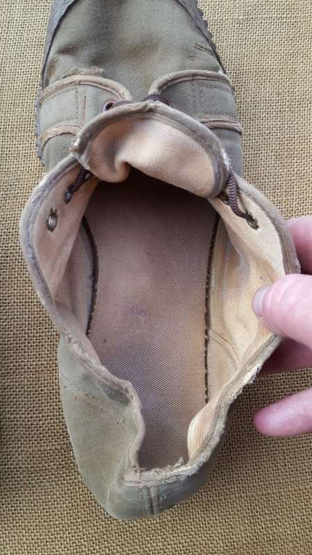 SADF era issue PT "tekkies" nutria runnng shoes aka "PF Flyers" size 10 UK & in good used condition