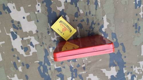 small flat square SADF type red ammo "dems" tin for dets - very good condition with inner padding