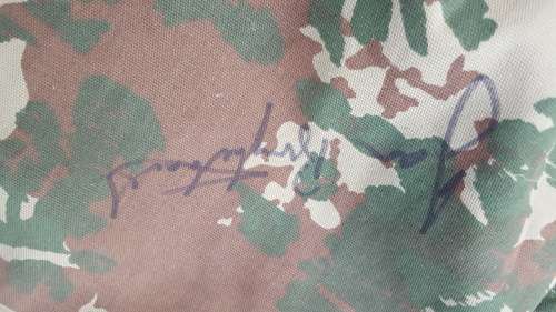 a signed 32 Bn camo beret signed by Col Jan Breytenbach founding Officer Commanding - size 60 & new