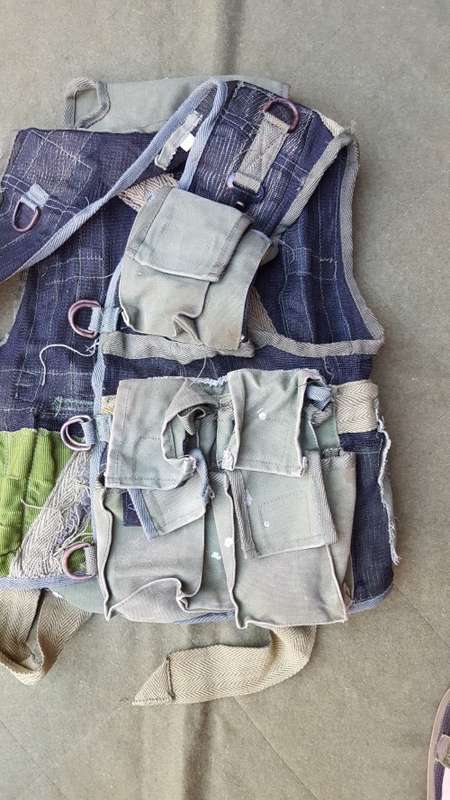 a scarce and rarely seen outside Zim - Commando Bn Battle-jacket olive green canvas - almost impossi