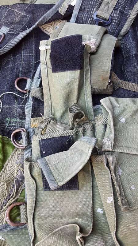 a scarce and rarely seen outside Zim - Commando Bn Battle-jacket olive green canvas - almost impossi