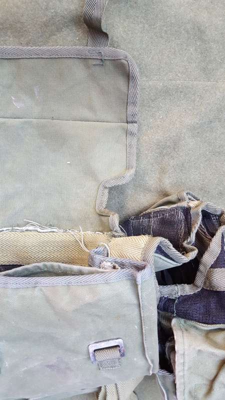a scarce and rarely seen outside Zim - Commando Bn Battle-jacket olive green canvas - almost impossi