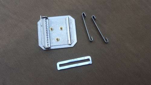 SADF era 1 Para Bn metal stable-belt buckle - new and unused condition with loose clips