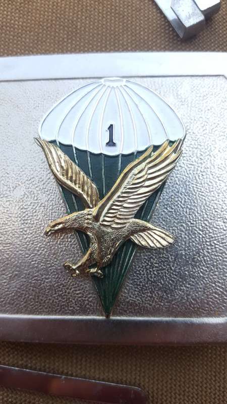SADF era 1 Para Bn metal stable-belt buckle - new and unused condition with loose clips
