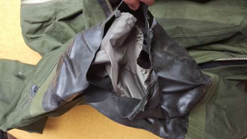 scarce & rarely seen original SADF era SAAF pilots & aircrew olive green drysuit rubber cuffs good