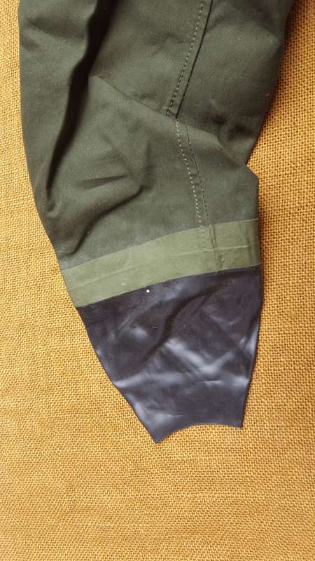 scarce & rarely seen original SADF era SAAF pilots & aircrew olive green drysuit rubber cuffs good
