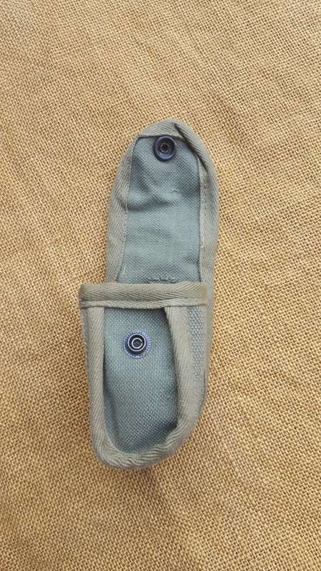 a scarce and rarely seen patt 70/73 SADF era olive green canvas compass pouch - new condition