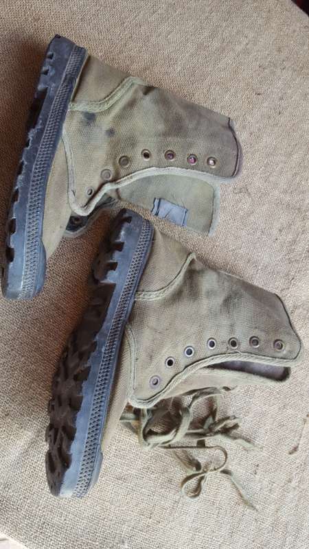 small size (UK 6 or 7?) green canvas boots as used by KOEVOET in SWA/ Angola border war era in good