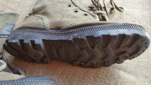 small size (UK 6 or 7?) green canvas boots as used by KOEVOET in SWA/ Angola border war era in good