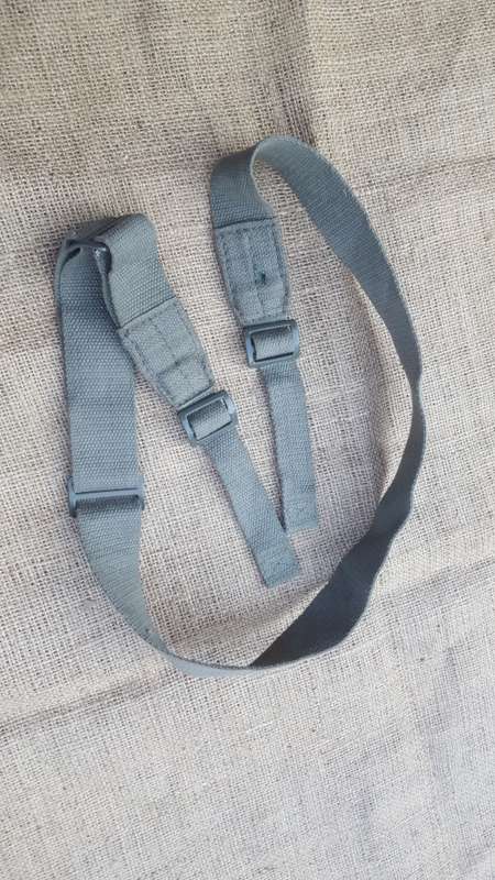 thin type patt 70/73 olive green canvas SADF era R4/ R5 weapon sling - unused mint and new condition