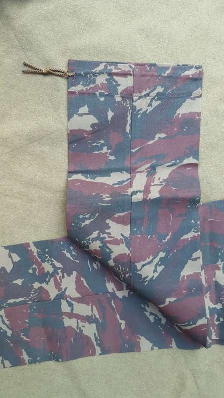 mint & unused off the shelf Med (waist 36) size Recce type "A" 1st patt wet season pair of trousers