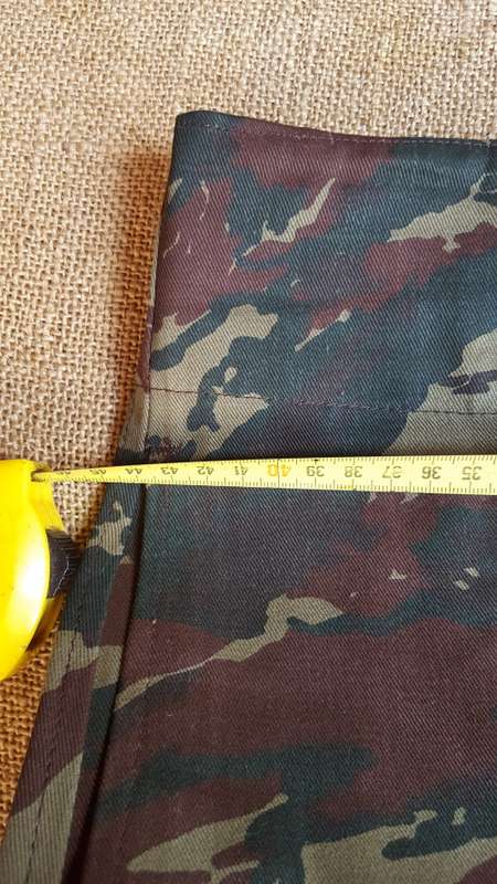 mint & unused off the shelf Med (waist 36) size Recce type "A" 1st patt wet season pair of trousers