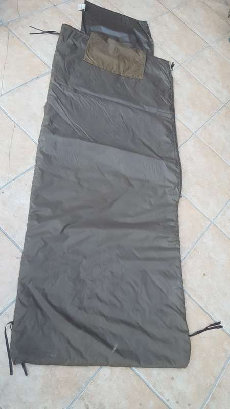 good used condition SAP bushwar era nutria "KOEVOET" sleeping bag - square type no holes & zip good