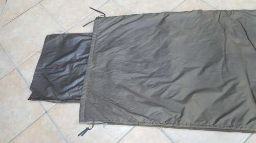 good used condition SAP bushwar era nutria "KOEVOET" sleeping bag - square type no holes & zip good