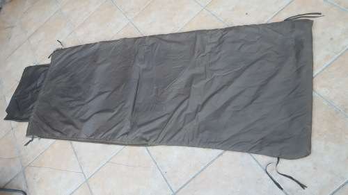 good used condition SAP bushwar era nutria "KOEVOET" sleeping bag - square type no holes & zip good