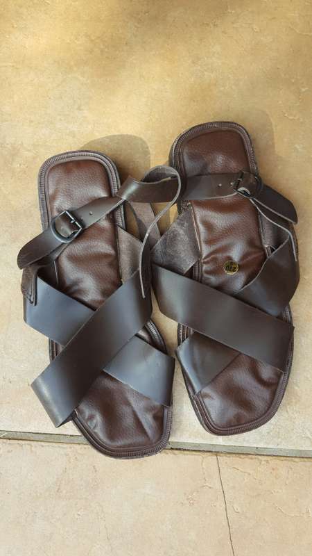 new unused size "270" (UK9) SADF era issue leather sandals very similar to type used in WW2/ LRDG
