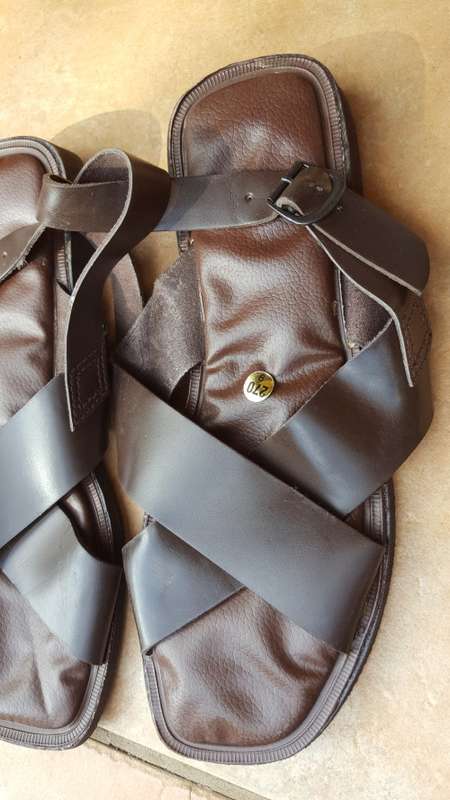 new unused size "270" (UK9) SADF era issue leather sandals very similar to type used in WW2/ LRDG