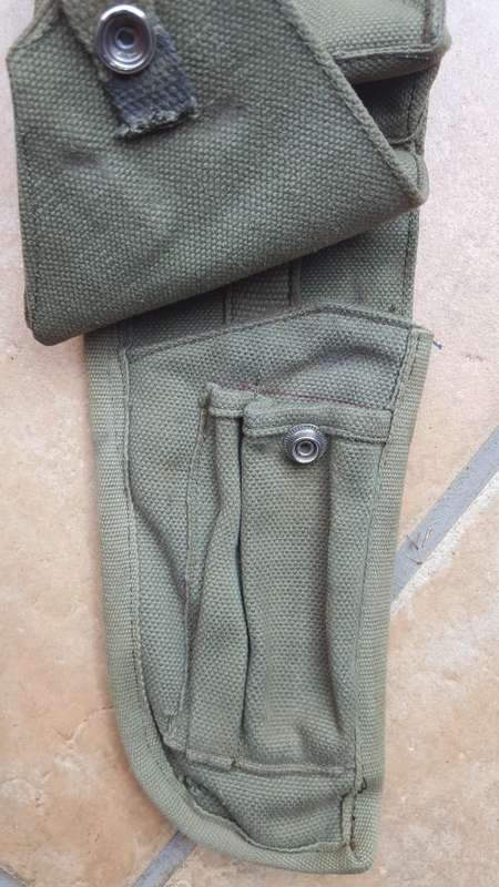 scarce excellent condition (unused?) Rhodesian era patt 69 canvas side-arm holster (BSAP?) no damage